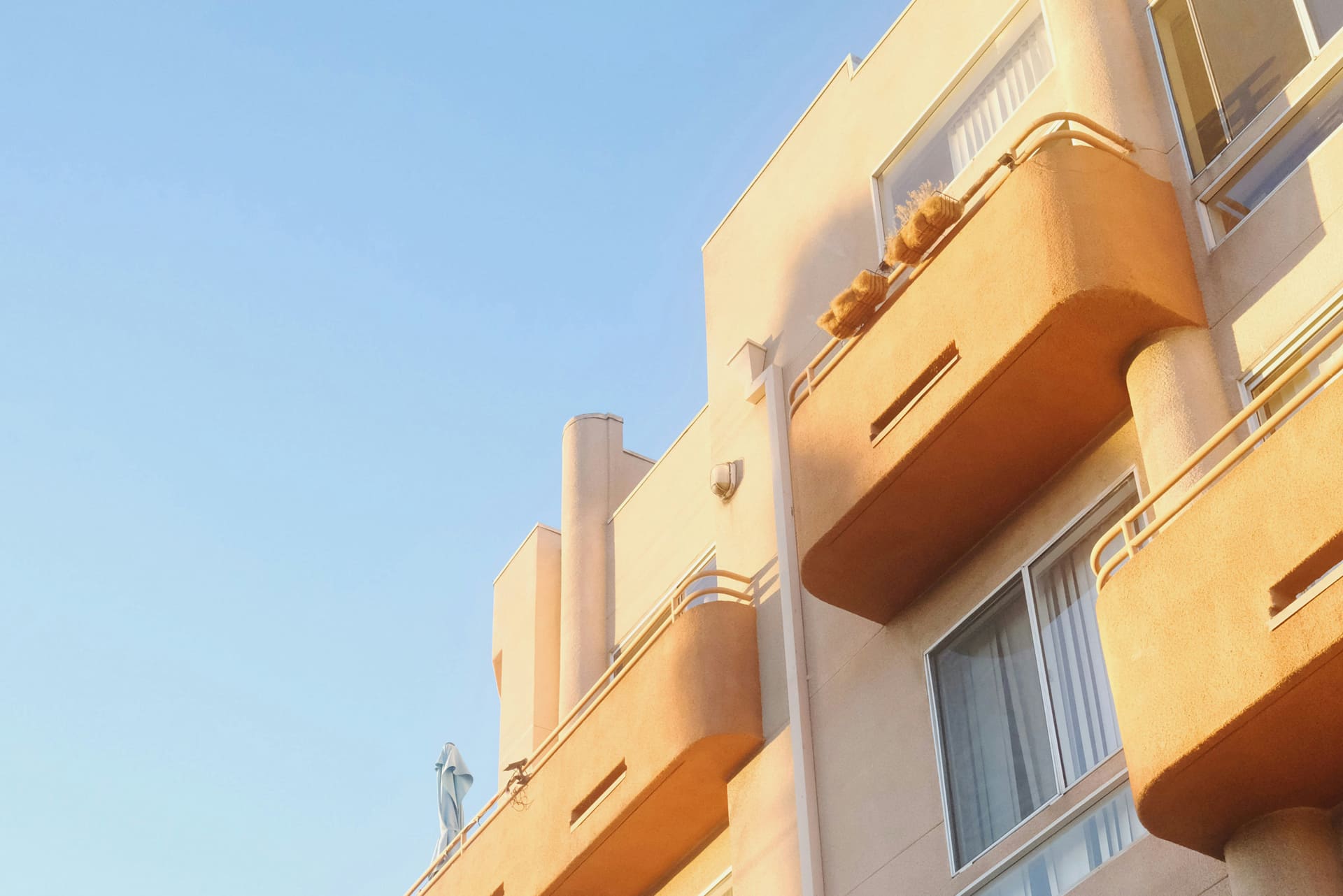 Cómo la Colaboración Local Puede Catapultar tus Inversiones en Bienes Raíces